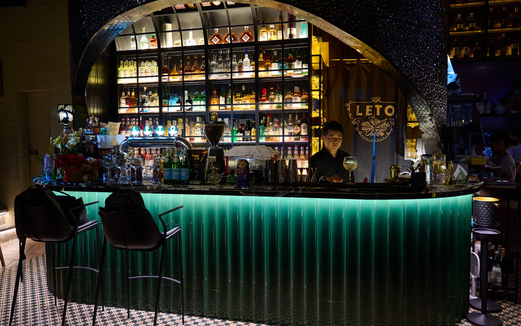 Бар LETO в Гуанчжоу вечером