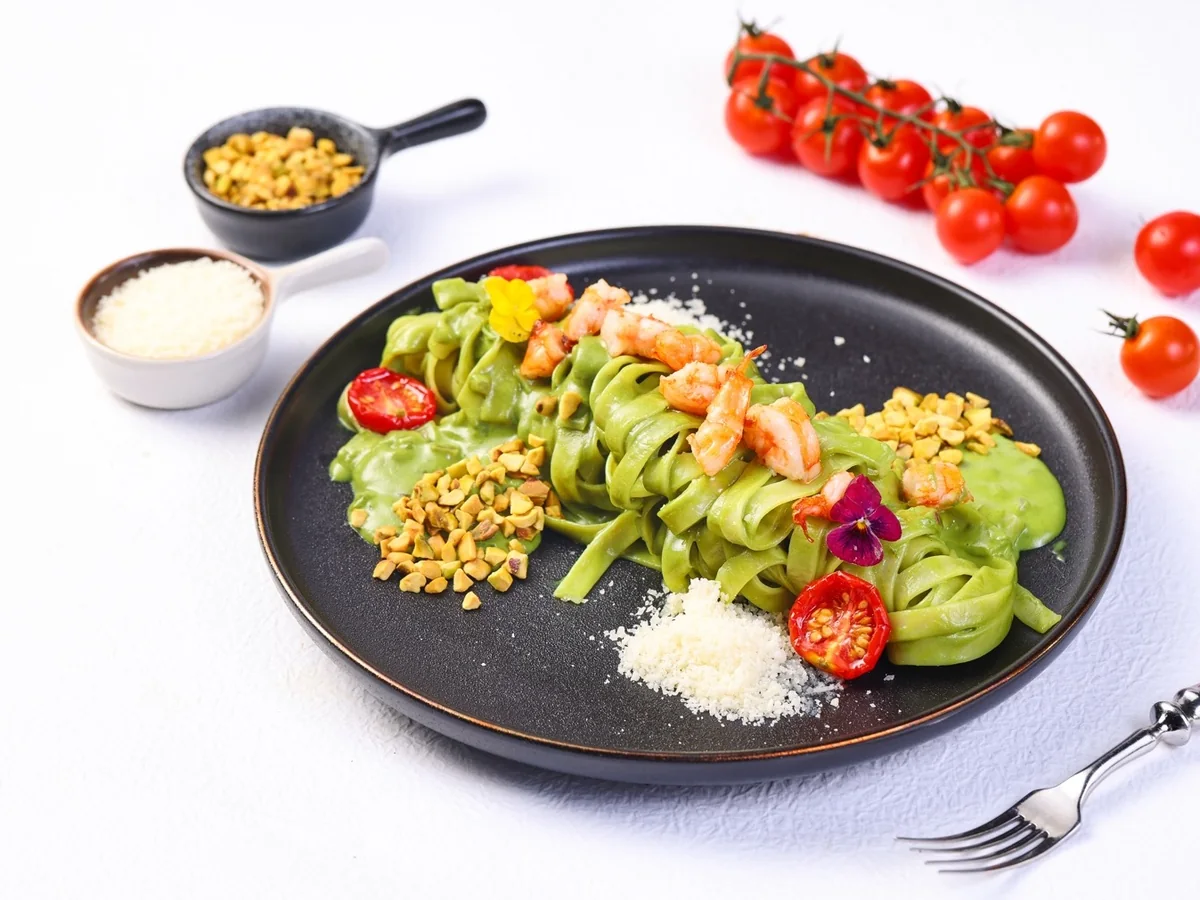 Fettuccine with Pistachio Sauce and Grilled Shrimp at LETO Restaurant in Guangzhou
